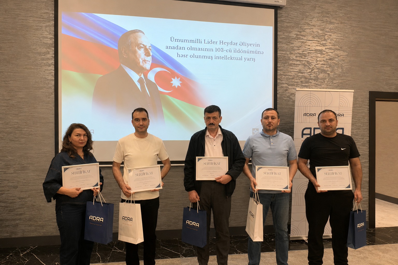  Ümümmilli Lider H.Əliyevin anadan olmasının 103-cü ildönümü münasibətilə ADRA əməkdaşları arasında intellektual yarış keçirilib