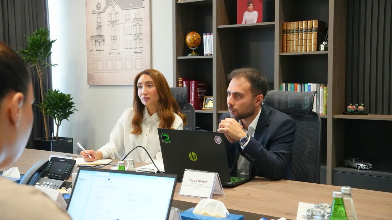  ADRA-da açıq məkandakı reklamlarda əqli mülkiyyətin qorunması, rəqəmsal həllər və dövlət dilinin təşviqi ilə bağlı müzakirələr aparılıb